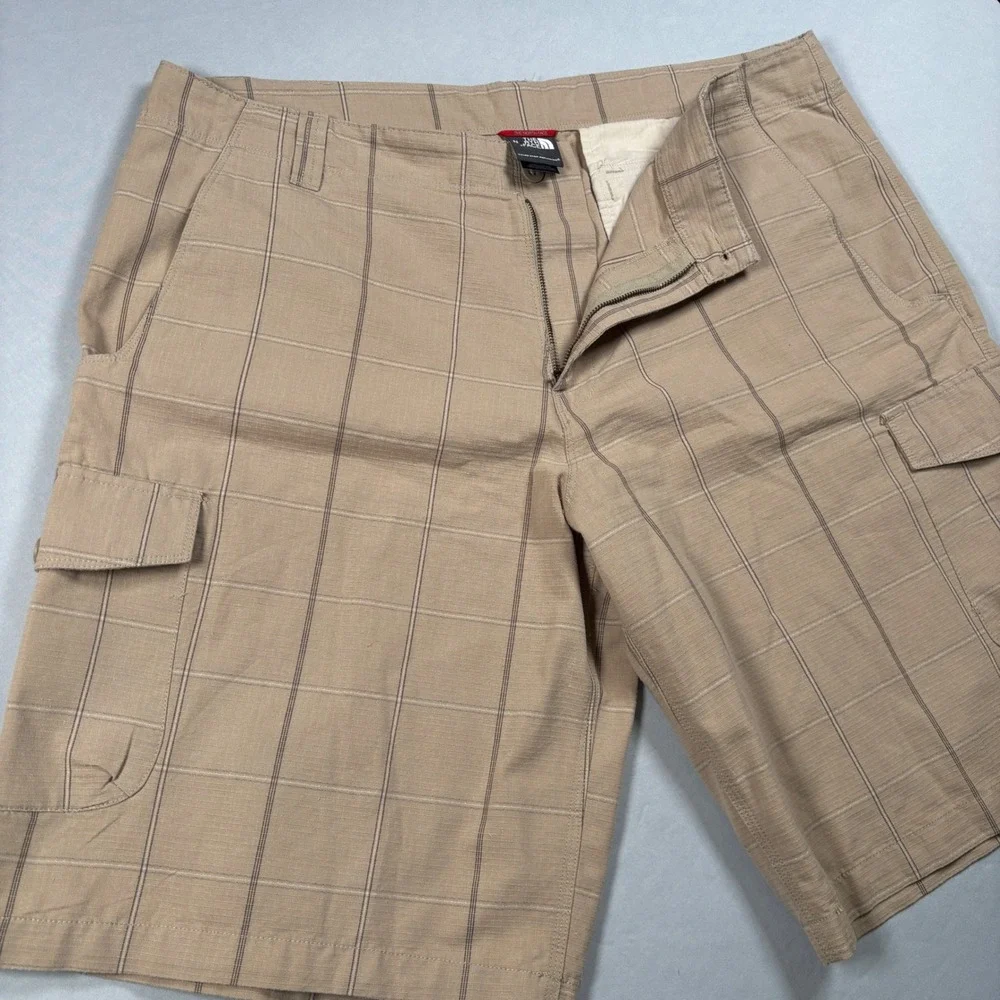 The North Face Cargo Shorts Mens 40 Tan Plaid AXEY Cotton‎ Blend Outdoor Hiking